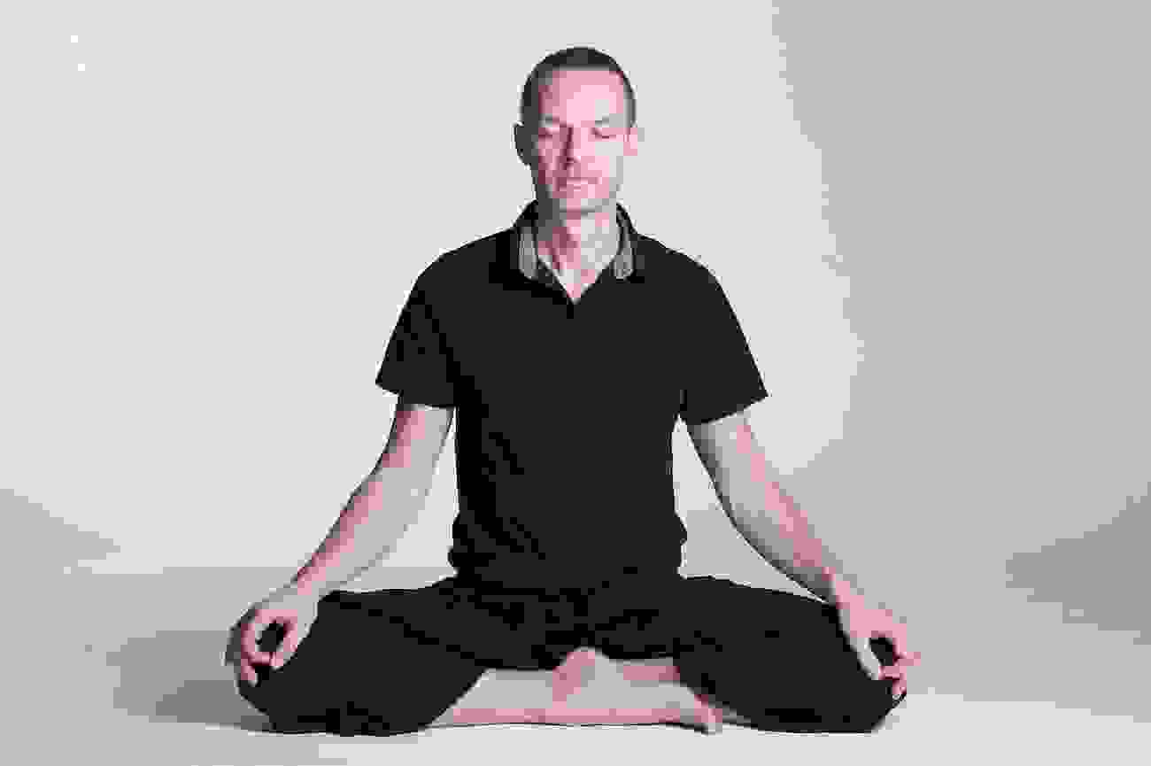 Stefan Faust Siddhasana