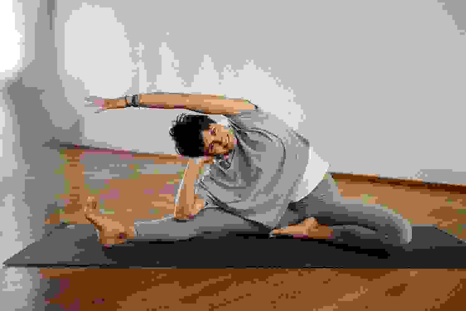 Janu Shirshasana yogamoves