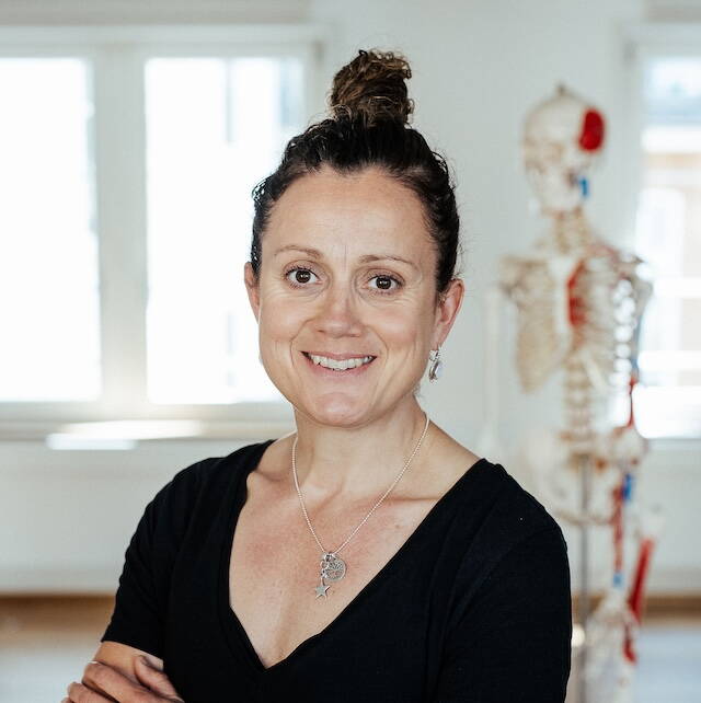 Alexandra Kuster Alexandra Kuster, Yogalehrer Ausbildung yogamoves