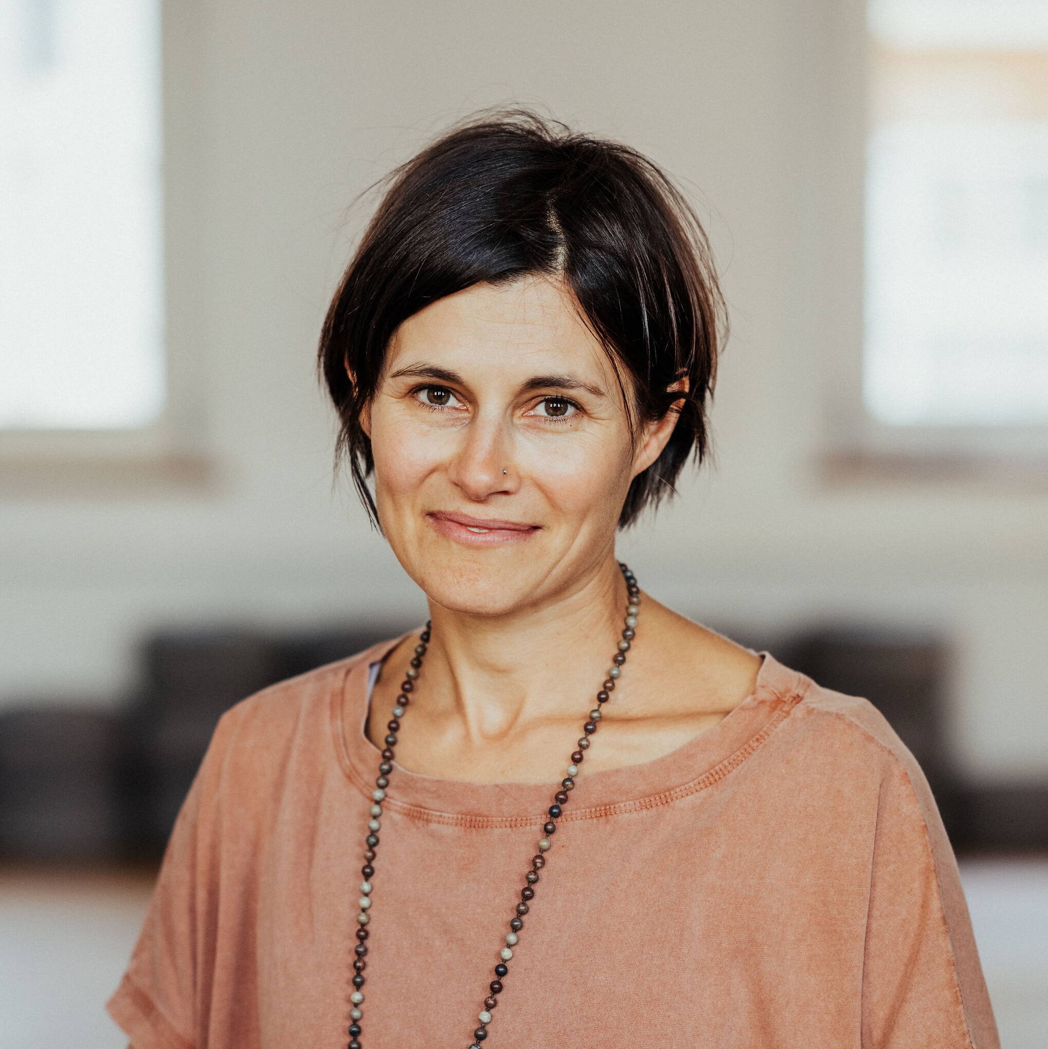 Manuela Peverelli Hatha Yoga Flow, Dozentin Yogalehrer Ausbildungen, Yoga Intensive Training, Yoga Mentoring Programm