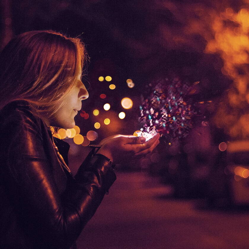 Die Rauhnächte oder die heiligen Tage zwischen Weihnachten und Dreikönige sind ganz besonders mystische Tage. Eine „Zwischenzeit“, in der die Schleier zur Anderswelt „gelüftet“ sind.