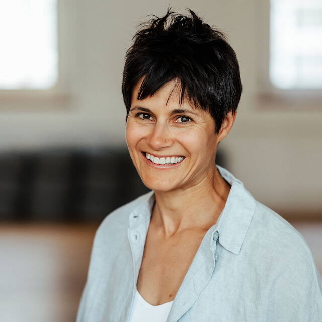 Manuela Peverelli Hatha Yoga Flow, Dozentin Yogalehrer Ausbildungen, Yoga Intensive Training, Yoga Mentoring Programm